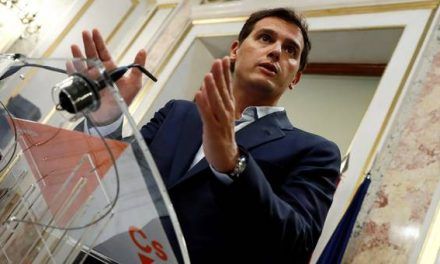 Rivera ordena una campaña contra Susana Díaz para dar el sorpaso al PP de Casado