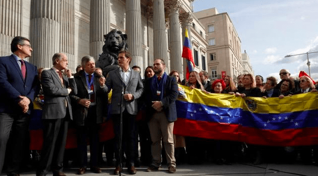 PP y Ciudadanos aprovechan la crisis en Venezuela para atacar al Gobierno
