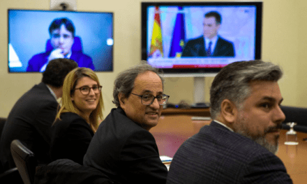 Puigdemont y el PDeCAT afrontan en pie de guerra la convocatoria electoral