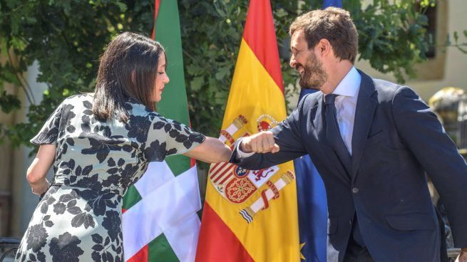 Arrimadas confirmó a Casado la semana pasada su compromiso de evitar una moción de censura en Madrid