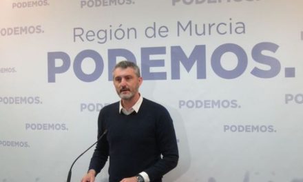 Podemos afirma que Ciudadanos se «baja los pantalones» ante la «marioneta» de Pedro Antonio Sánchez