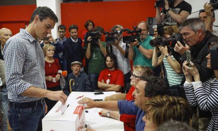 Pedro Sánchez vota: «Hoy es el día de los afiliados y mañana, el de la unidad del PSOE»