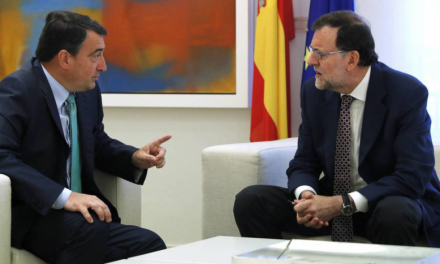 El abrazo de Rajoy con el PNV: ¿Un mal menor o un mal mayor?
