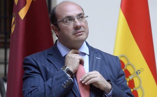 El juez dice que «resulta claro» que Pedro Antonio Sánchez consintió la contratación de los servicios de ‘Púnica’