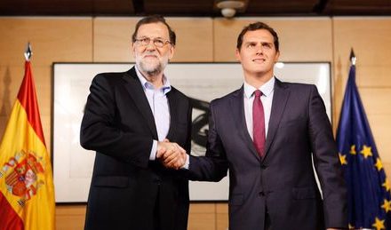 El PP distribuye consignas para desmontar la retirada de Rajoy que exige Albert Rivera