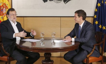Rajoy y Rivera planean la vuelta al bipartidismo mediante la reforma electoral