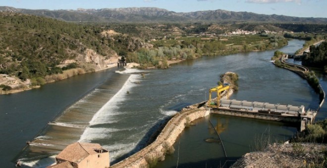 La Guardia Civil registra varias empresas en Girona por el fraude en la gestión del agua durante la Alcaldía de Puigdemont