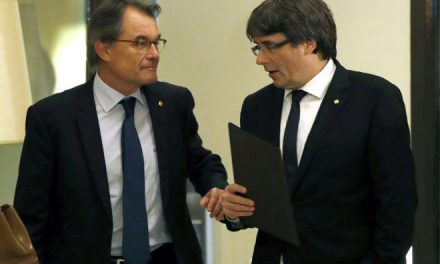 Golpe final de la banca: pacta que no reconocerá a la Generalitat si proclama la secesión