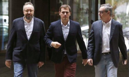 Ciudadanos sigue disparado en las encuestas: deja atrás a Podemos y se acerca al PSOE