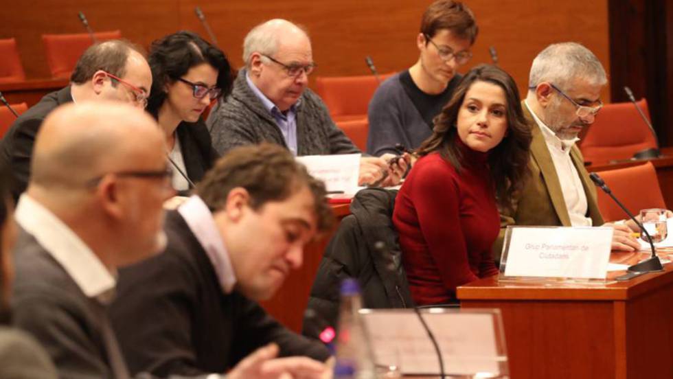 Crece la presión a Ciudadanos para que tome “la iniciativa” en Cataluña