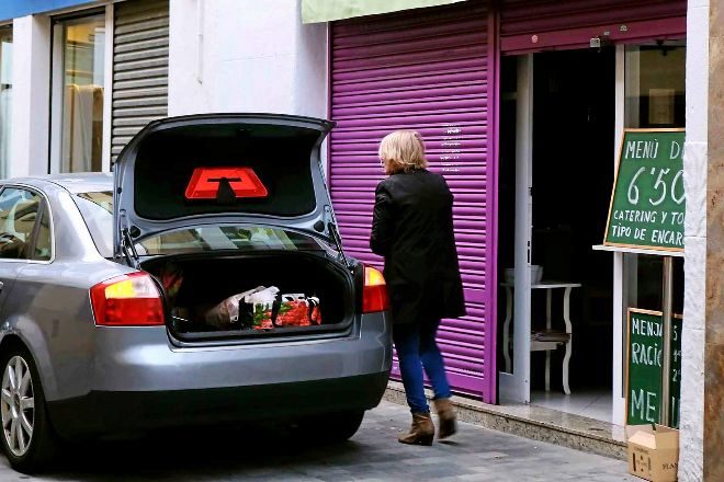 En la tienda marcada de la madre de Albert Rivera: «Mi hijo sí es un valiente»