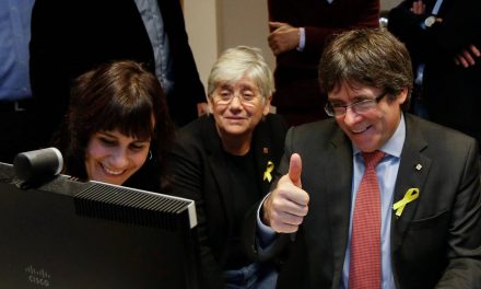 Los independentistas viralizan por error un artículo satírico sobre Puigdemont