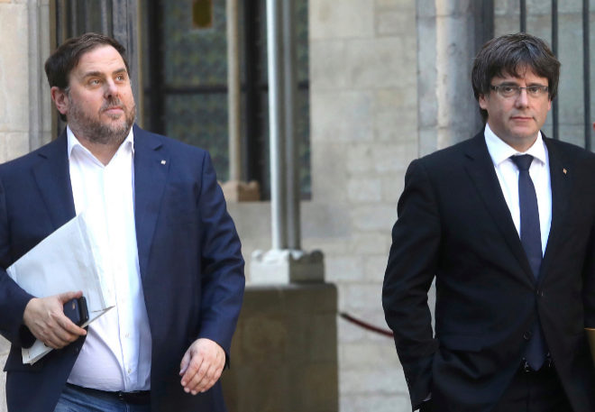 Puigdemont y Junqueras presentan sus credenciales como diputados; Carles Mundó deja la política