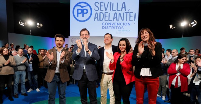 Rajoy se agarra a un PP andaluz incapaz de frenar el portazo de una decena de alcaldes