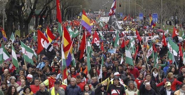 Los indignados vuelven a la calle: preparan una primavera caliente contra el Gobierno