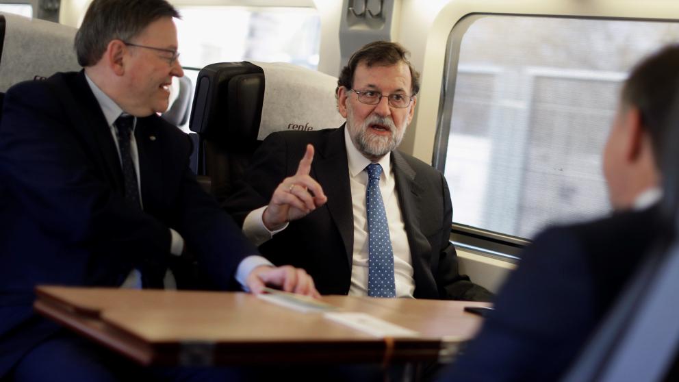 Un retraso de 18 minutos ensombrece la inauguración de Rajoy del AVE Madrid-Castellón