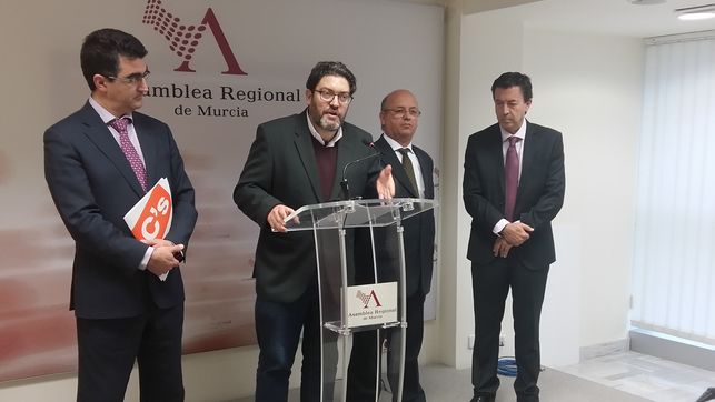 Ciudadanos firma el preacuerdo del Pacto Regional contra la Violencia de Género