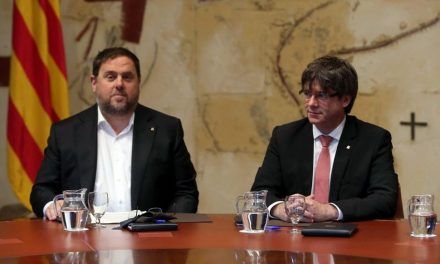 Los correos de Puigdemont y Junqueras revelan la ingeniería del 1-O