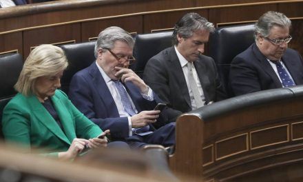 Los exministros de Rajoy en ‘shock’ buscan nuevo destino