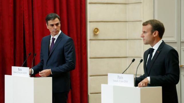 Macron y Pedro Sánchez proponen «centros cerrados de desembarco» para los inmigrantes que lleguen a Europa