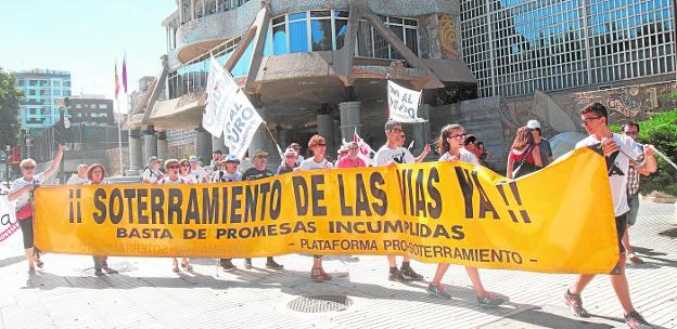 La oposición habilita a Fomento para que el primer AVE solo llegue soterrado