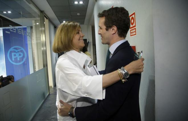 Casado y Cospedal negocian una alianza para derrotar a Santamaría