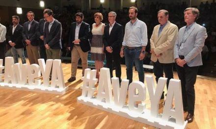 El presidente López Miras moviliza a la sociedad de Murcia en defensa del AVE ya