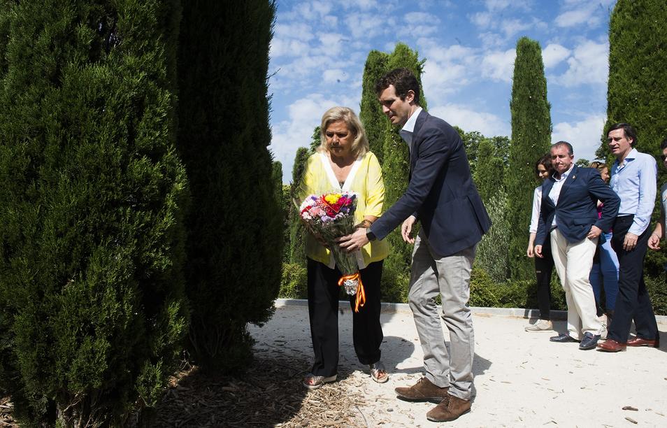 Pablo Casado contesta a Santamaría: «El ADN del PP es no negociar con independentistas»