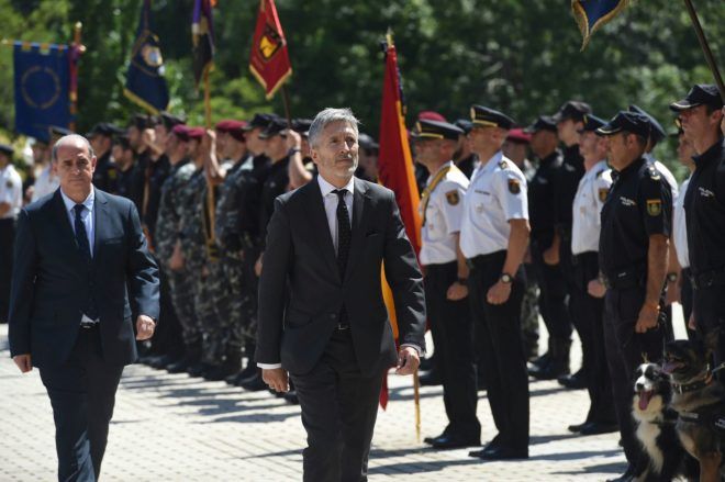 Marlaska retirará las concertinas y elevará el vallado fronterizo de Ceuta