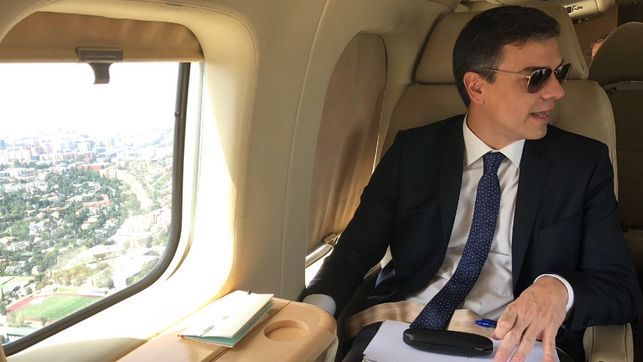El PP pregunta al Gobierno si las gafas de sol de Sánchez están graduadas