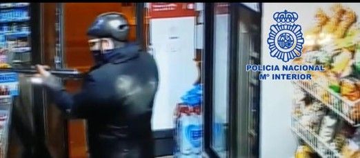 Detenido ‘Superman’ tras atracar dos tiendas en Murcia