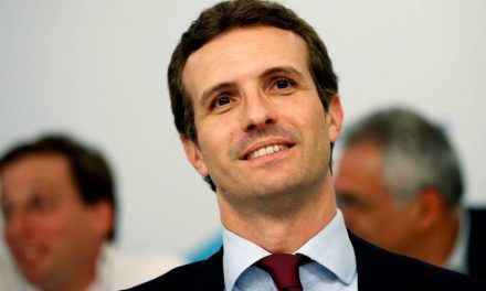 Casado lleva su oposición a Sánchez a Bruselas y lo acusa de presupuestar 6.000 millones para «una campaña electoral»