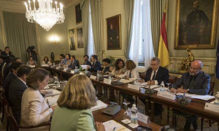 Sánchez e Iglesias desbloquean el techo de gasto para salvar la legislatura