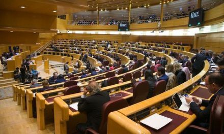 PP y Ciudadanos se abstienen en la condena del Senado al franquismo