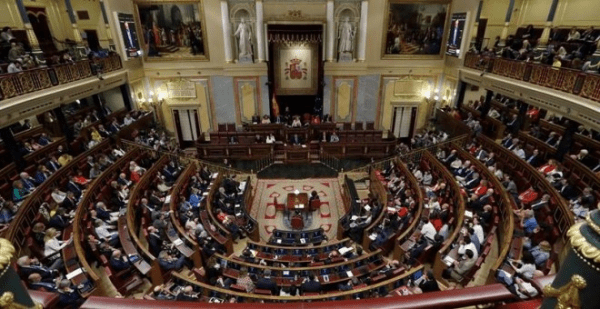 Una veintena de diputados tienen casas, oficinas y garajes a nombre de sociedades