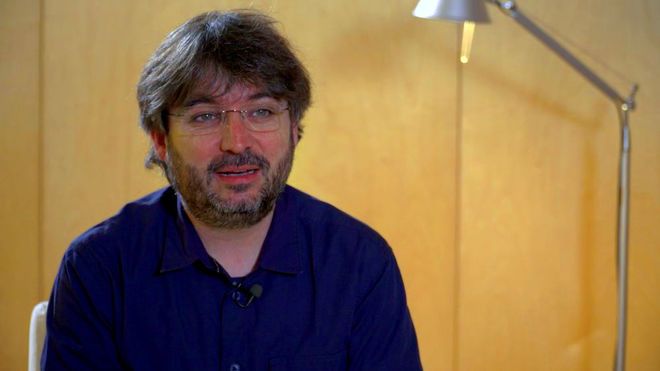 Jordi Évole salta a Antena 3 como presentador con «Hasta los 100 y más allá»