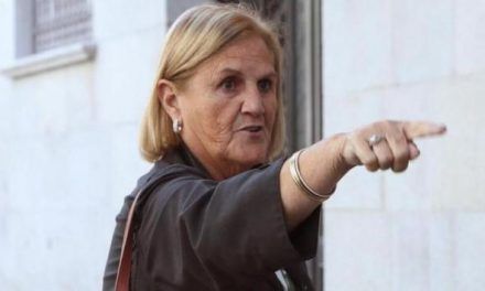 Núria de Gispert pierde el empleo por su xenofobia
