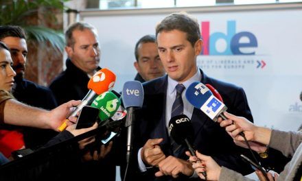 Rivera tacha de «populista» a VOX y asegura que no estará en la negociación andaluza