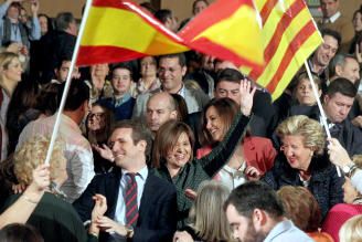 Casado plantea que el Gobierno decida el porcentaje de valenciano y castellano en las clases