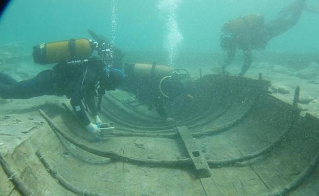 Los técnicos descartan la existencia de más barcos fenicios en La Isla de Mazarrón