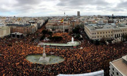 El Gobierno confía en el vértigo del independentismo tras la manifestación para salvar aún los Presupuestos