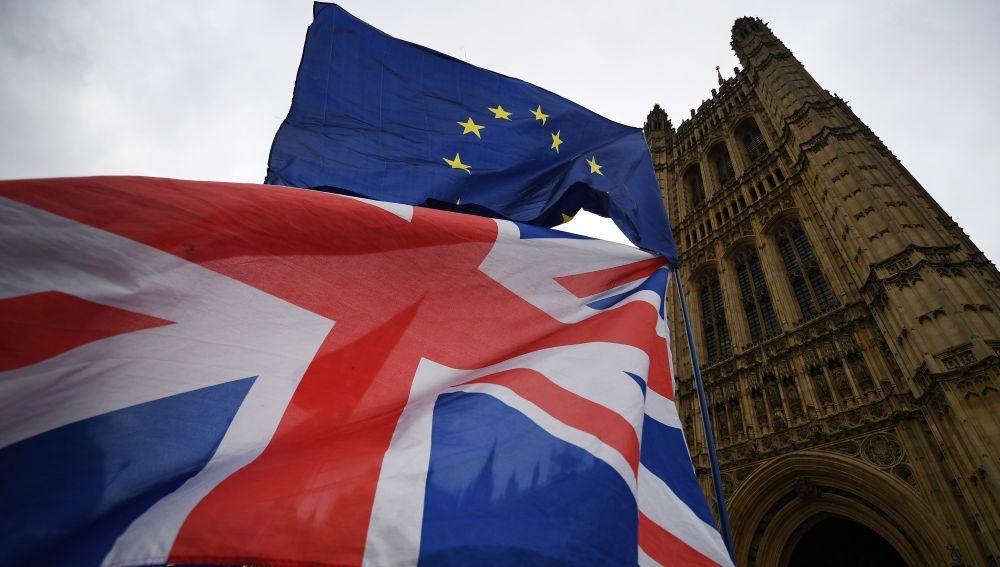 El Parlamento aprueba la ley que obliga a May a prorrogar el Brexit
