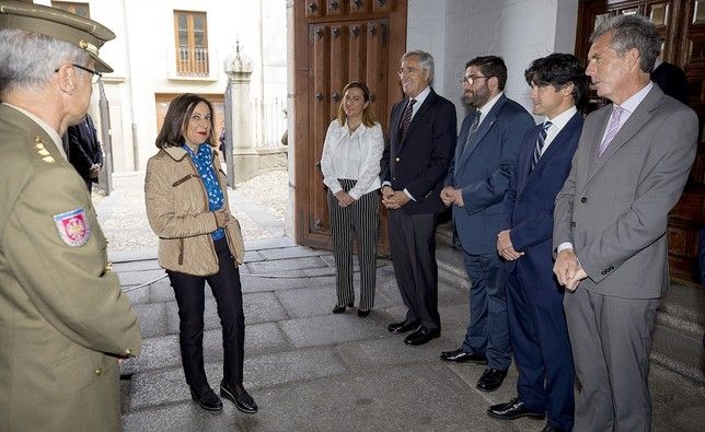El PSOE sustituye por sorpresa a Marlaska por Robles