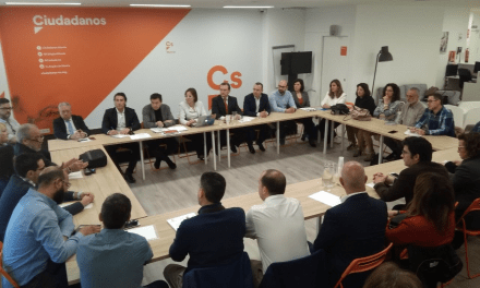 Ciudadanos presenta su Tarjeta Sanitaria Única a los colectivos del sector en la Región