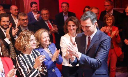 Calviño se reúne con grandes empresarios y les transmite: En economía, el PSOE vuelve al centro