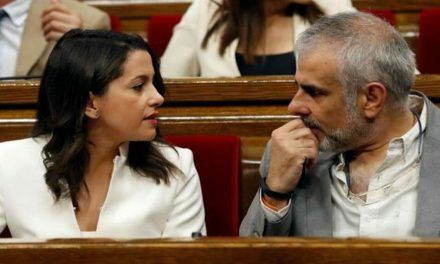 Rivera mantendrá a Arrimadas al frente de Ciudadanos en Cataluña desde el Congreso