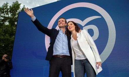 Vuelco de campaña de Casado: Rajoy amplía su presencia y Aznar desaparece