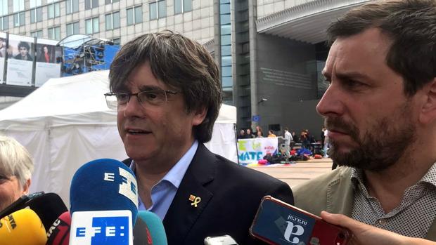 El Parlamento Europeo se niega a acreditar a Puigdemont y Comín