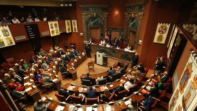Arranca la X Legislatura en Murcia con PP, Ciudadanos y Vox repartiéndose el poder en la Mesa de la Asamblea