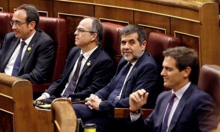 La ‘baraka’ de Sánchez: los letrados del Congreso se inclinan por rebajar la mayoría absoluta